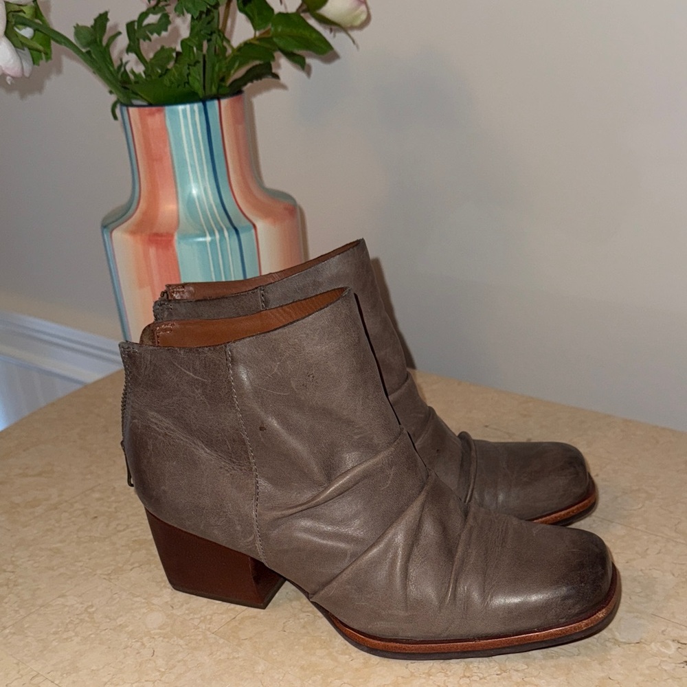 Women's Taupe Leather Ankle Boots